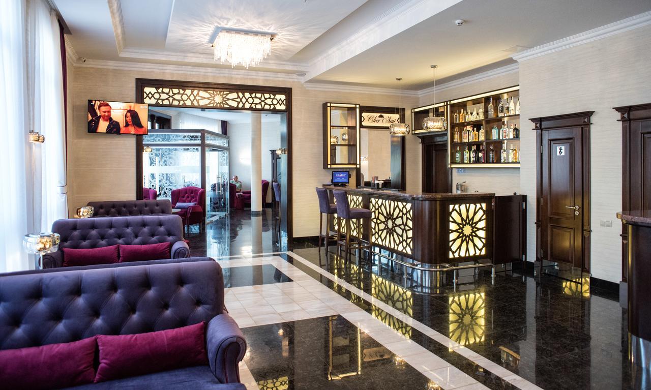 Shato Hotel Chervonograd Exterior foto